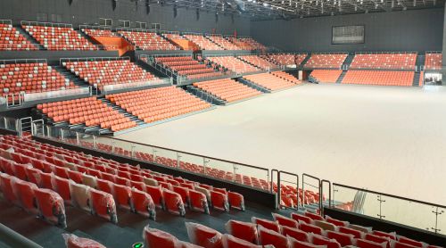 場(chǎng)館座椅的“骨骼”之謎：吹塑 vs 注塑，為何征途座椅選擇氣輔注塑？?